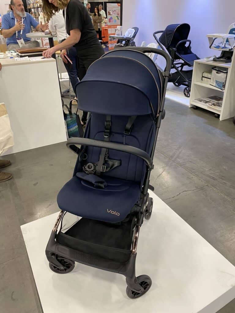 front look of Volo Ultra travel stroller from Peg Perego