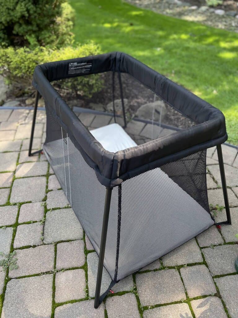 No side openings for Baby Bjorn Travel Crib