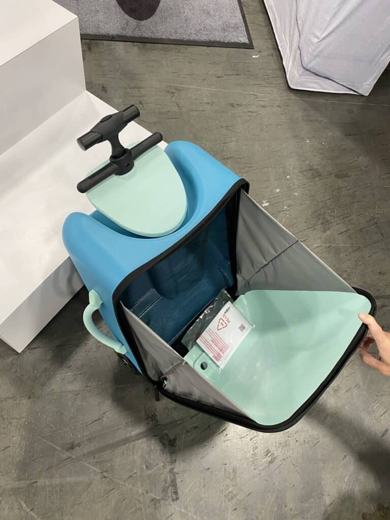 Micro Kickboard all arounder ride on travel cart 