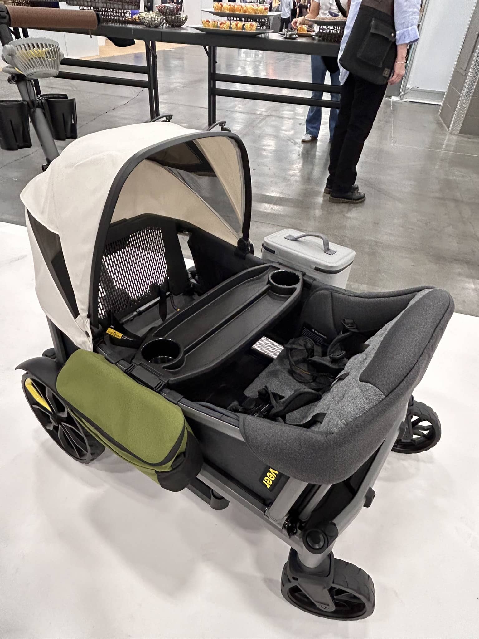 Parent organizer on the side of Veer wagon